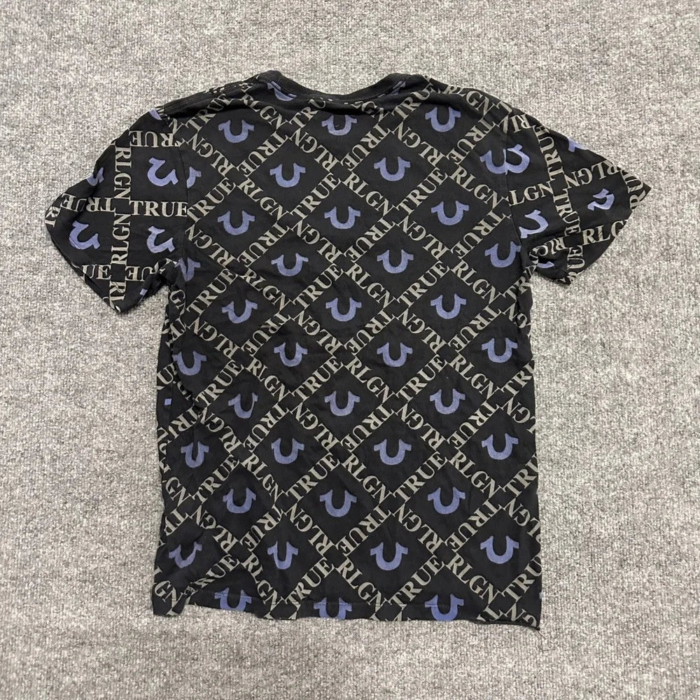 True Religion T-Shirt Mens Size S Black All Over Logo Print Horseshoe Crewneck
